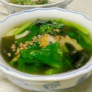 小松菜と竹輪、ワカメの和風スープ